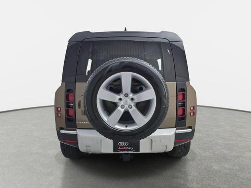 2024 Land Rover Defender 110 P300