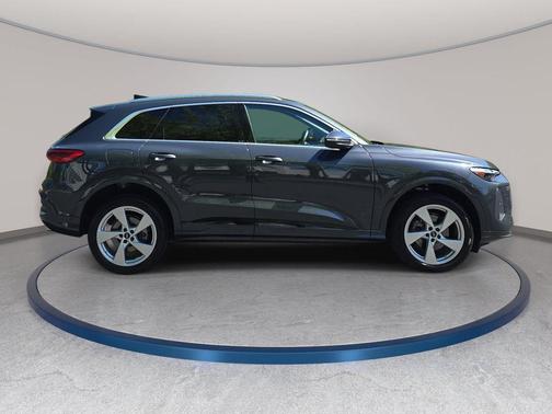 Tambora Gray Metallic 2025 Audi Q5 Premium Plus TFSI quattro S tronic