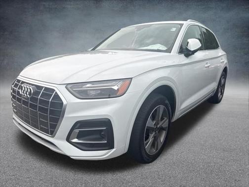 2022 Audi Q5 40 Premium Plus