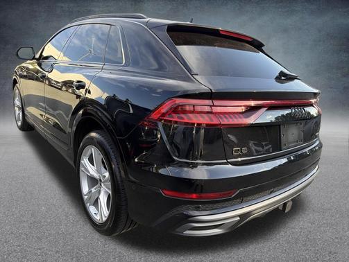 Orca Black Metallic 2021 Audi Q8 55 Premium Plus