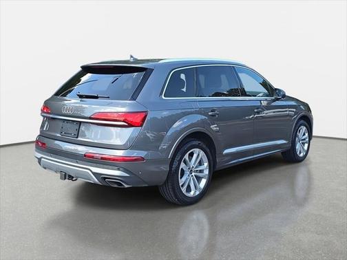 2025 Audi Q7 55 Premium Plus
