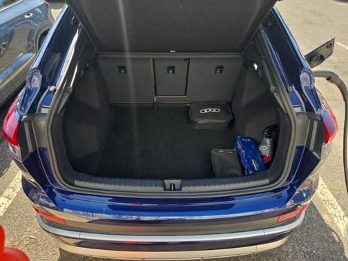 Navarra Blue Metallic 2025 Audi Q4 e-tron Sportback Premium 55 quattro