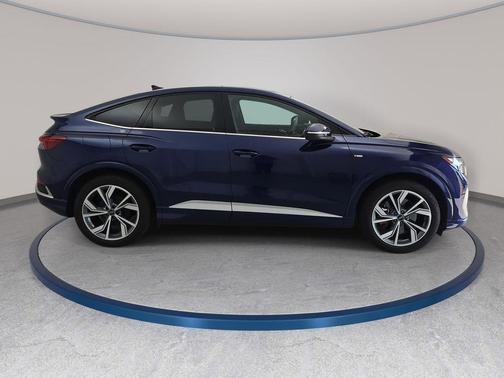 Navarra Blue Metallic 2025 Audi Q4 e-tron Sportback Premium 55 quattro