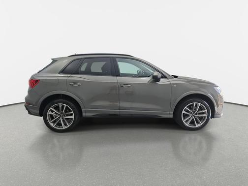 2022 Audi Q3 45 S line Premium Plus