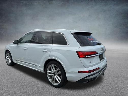 Glacier White Metallic 2025 Audi Q7 55 Premium Plus