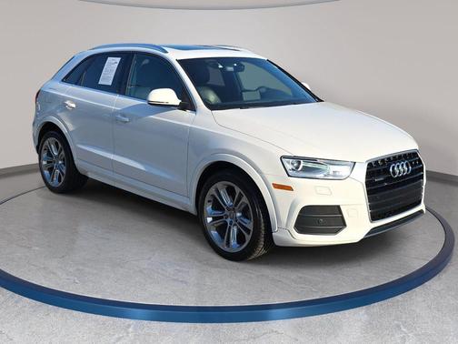Cortina White 2017 Audi Q3 2.0T Premium Plus
