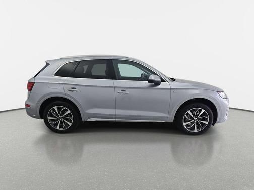 2022 Audi Q5 45 S line Premium Plus