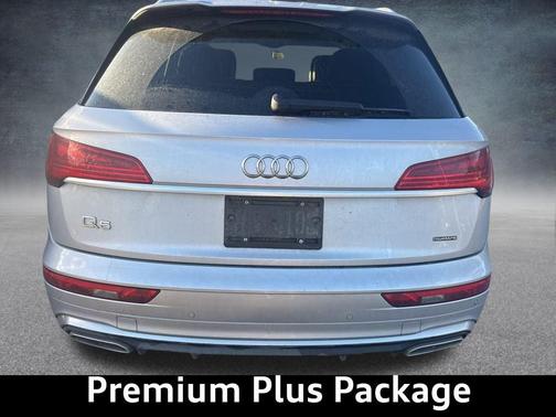 2022 Audi Q5 45 S line Premium Plus