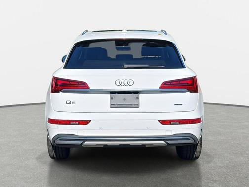 2022 Audi Q5 40 Premium Plus