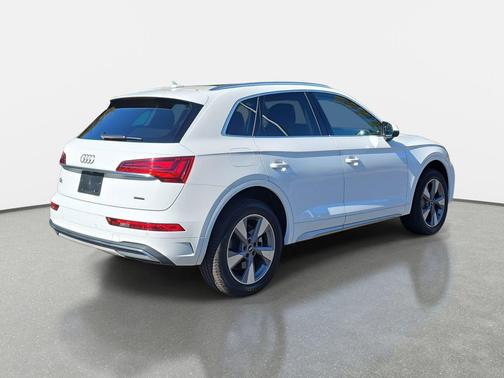2022 Audi Q5 40 Premium Plus