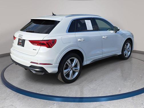 Glacier White Metallic 2022 Audi Q3 45 S line Premium Plus