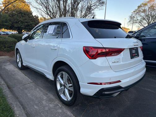 Glacier White Metallic 2022 Audi Q3 45 S line Premium Plus