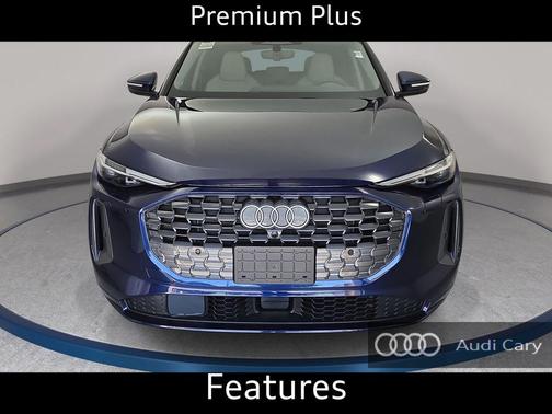 Navarra Blue Metallic 2026 Audi Q5 Premium Plus TFSI quattro S tronic