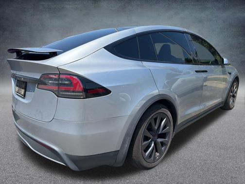Lunar Silver 2025 Tesla Model X Long Range