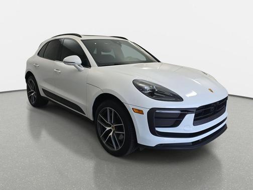 2023 Porsche Macan Premium