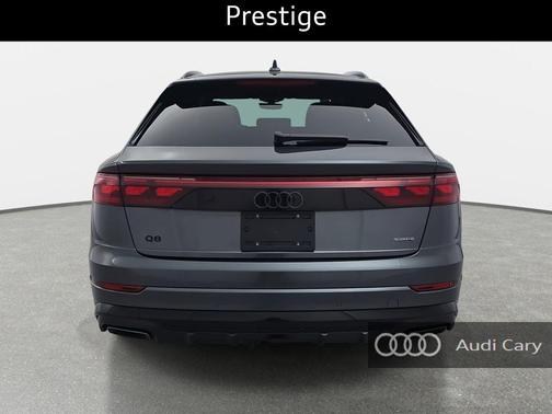 Daytona Gray Pearl Effect 2026 Audi Q8 55 Prestige