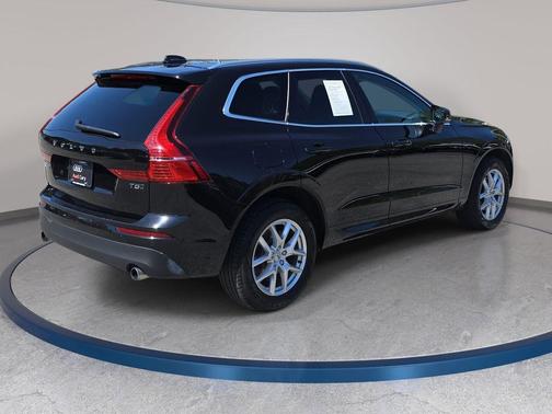 2021 Volvo XC60 T5 Momentum
