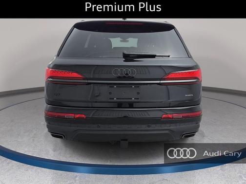 Mythos Black Metallic 2026 Audi Q7 quattro