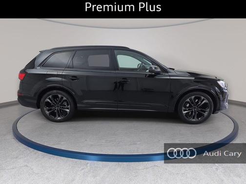 Mythos Black Metallic 2026 Audi Q7 quattro