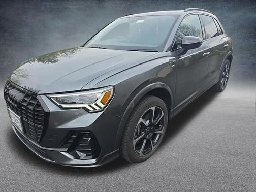 Daytona Gray Pearl Effect 2025 Audi Q3 45 S line Premium Plus