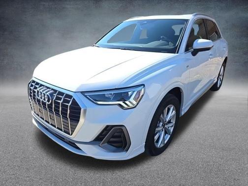 2025 Audi Q3 Premium 45 TFSI S line quattro Tiptronic