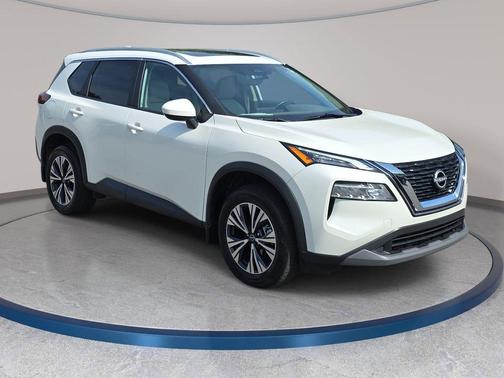 Pearl White Tricoat 2023 Nissan Rogue SV