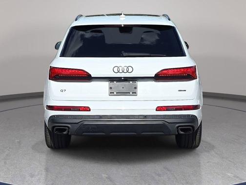 Glacier White Metallic 2025 Audi Q7 45 Premium