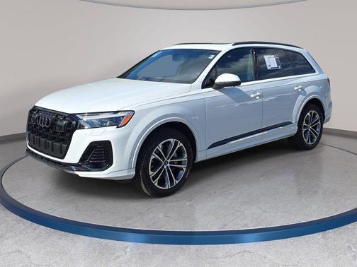 Glacier White Metallic 2025 Audi Q7 45 Premium
