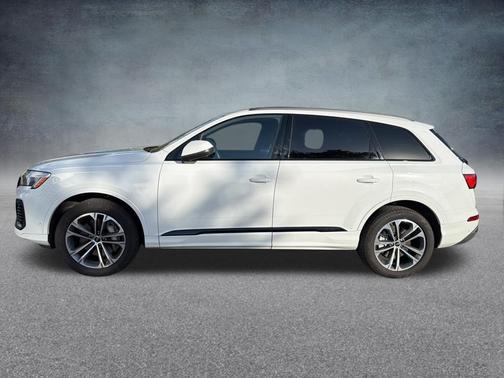 Glacier White Metallic 2025 Audi Q7 45 Premium