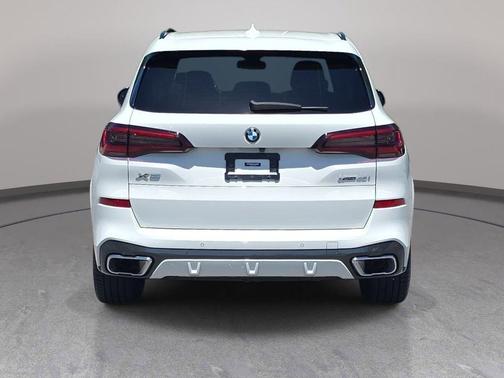 Alpine White 2023 BMW X5 xDrive40i