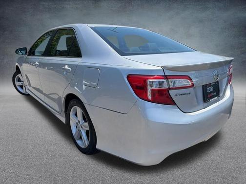 Classic Silver Metallic 2013 Toyota Camry SE