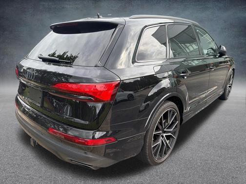 Mythos Black Metallic 2025 Audi Q7 55 Prestige