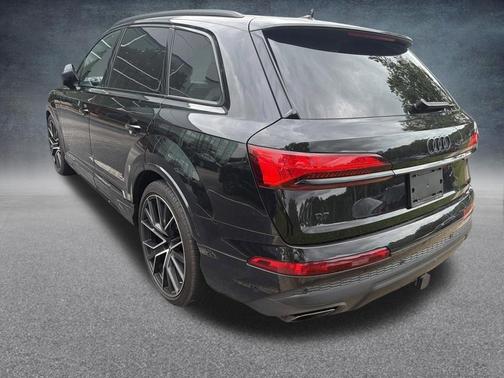 Mythos Black Metallic 2025 Audi Q7 55 Prestige