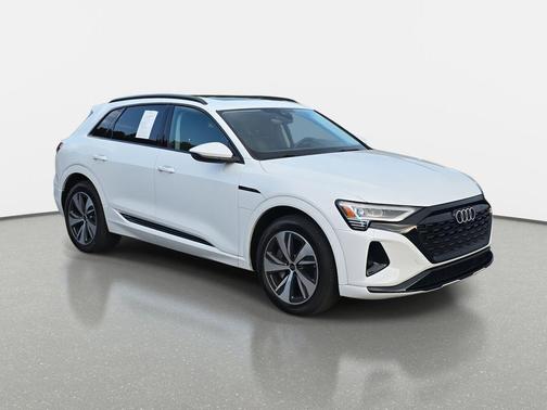 2024 Audi Q8 e-tron Premium