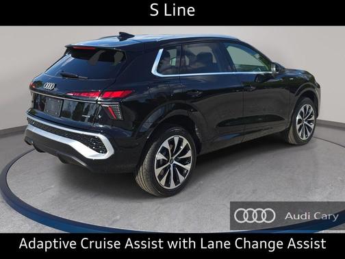 Mythos Black Metallic 2026 Audi Q3 TFSI quattro S tronic