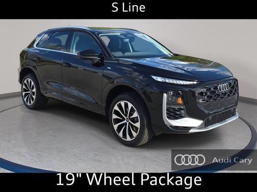 Mythos Black Metallic 2026 Audi Q3 TFSI quattro S tronic