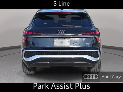 Mythos Black Metallic 2026 Audi Q3 TFSI quattro S tronic