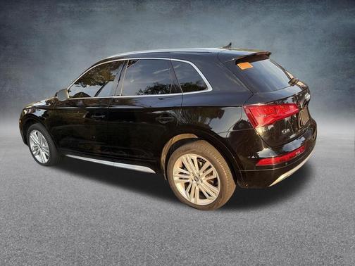 Brilliant Black 2018 Audi Q5 2.0T Tech Premium