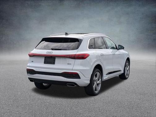 2025 Audi Q5 Premium Plus