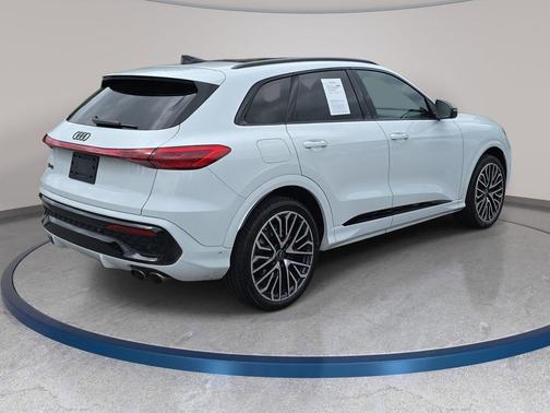 Glacier White 2025 Audi SQ5 3.0T Premium Plus