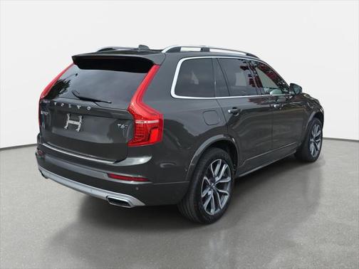 2018 Volvo XC90 T6 Momentum