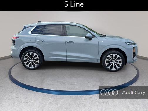 Arrow Gray Pearl Effect 2026 Audi Q3 TFSI quattro S tronic