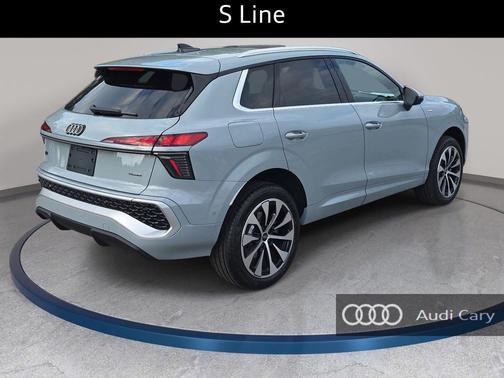 Arrow Gray Pearl Effect 2026 Audi Q3 TFSI quattro S tronic