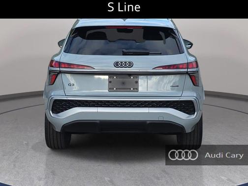 Arrow Gray Pearl Effect 2026 Audi Q3 TFSI quattro S tronic