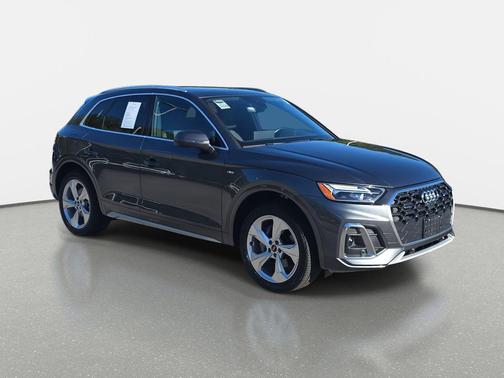 2022 Audi Q5 45 S line Premium Plus