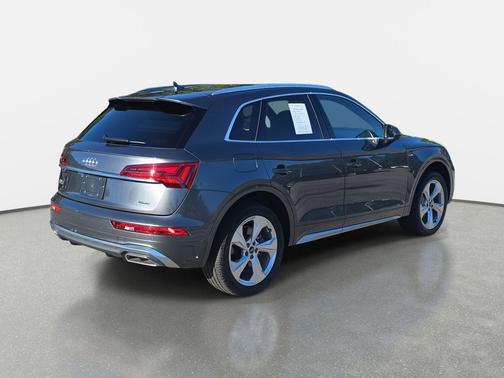 2022 Audi Q5 45 S line Premium Plus