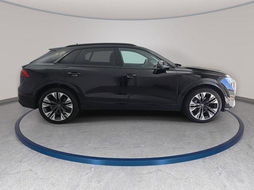 Mythos Black Metallic 2025 Audi Q8 55 Prestige