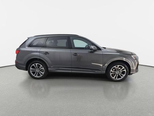 2025 Audi Q7 45 Premium