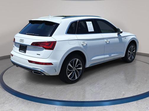 Ibis White 2023 Audi Q5 45 S line Premium