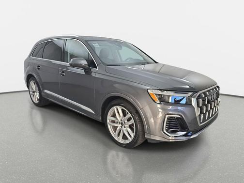 2025 Audi Q7 55 Premium Plus